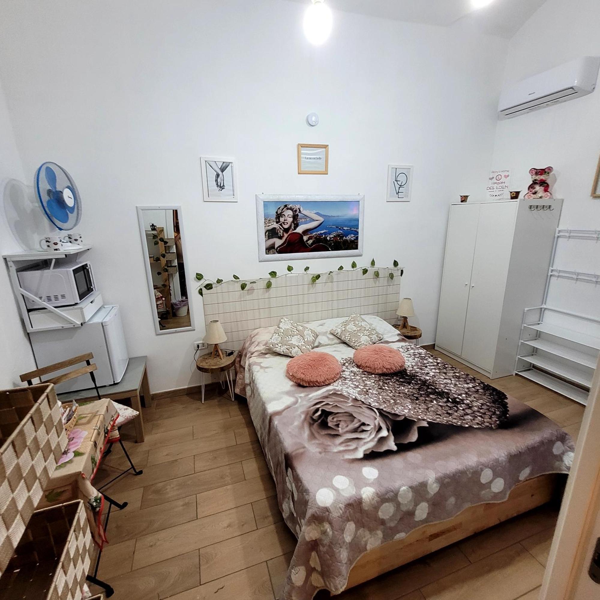 I Gradini Dell Eden Hotel Naples Bilik gambar